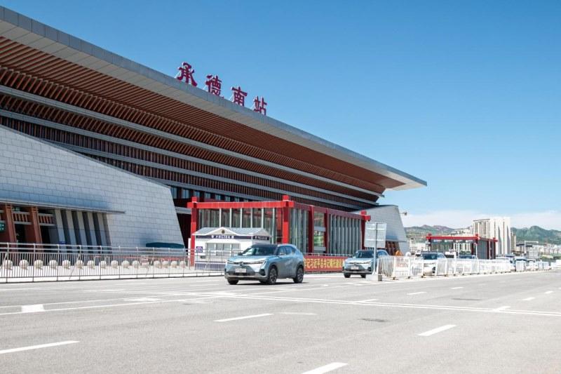 一箱油最长跑1711km，智能媲美电车，影酷如何“封王”？