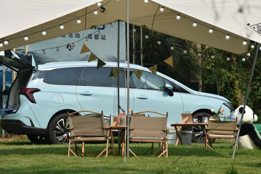 全系1.5T、百变空间、躺睡模式，7座家用车风行游艇还真行