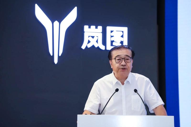 岚图梦想家开启首批交付 现场大客户战略签约6000辆订单
