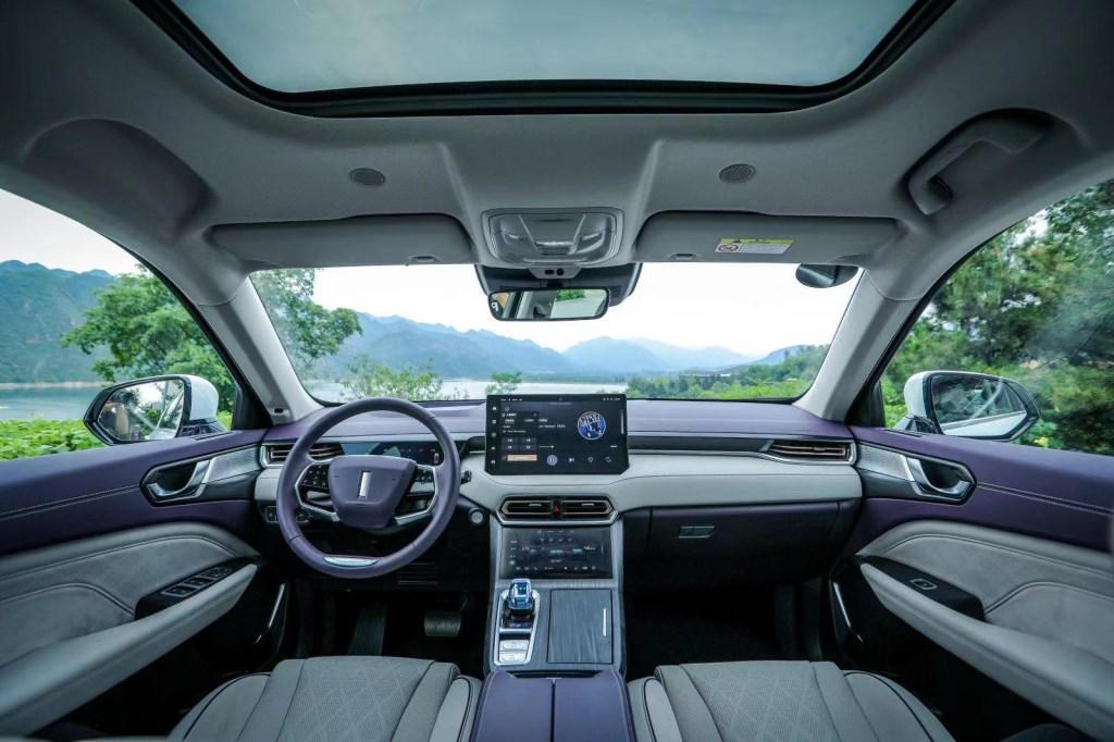 三款车型、22.9万-26.3万的售价，魏牌拿铁DHT-PHEV凭什么？