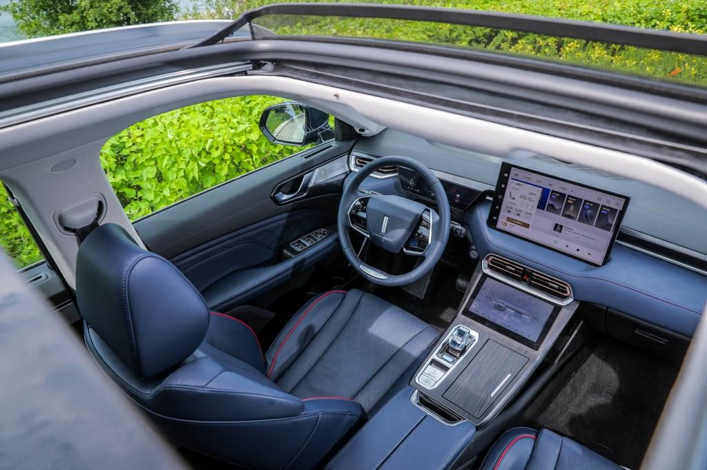 三款车型、22.9万-26.3万的售价，魏牌拿铁DHT-PHEV凭什么？