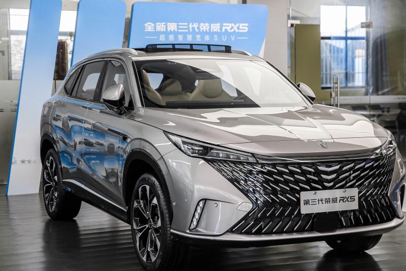 “两大首创 三大进阶”真豪横,全新第三代荣威RX5实车到店人气攀升
