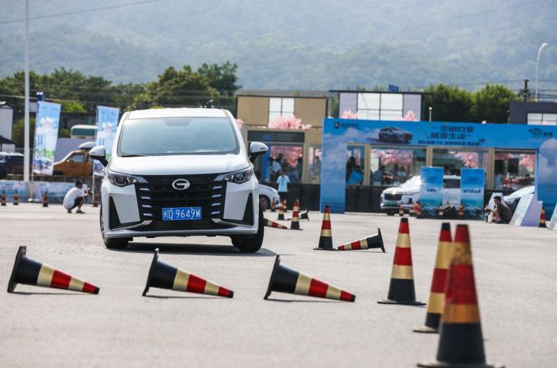 15万元级7座家用车天花板！风行游艇实力稳赢MPV、SUV、轿车三界强者