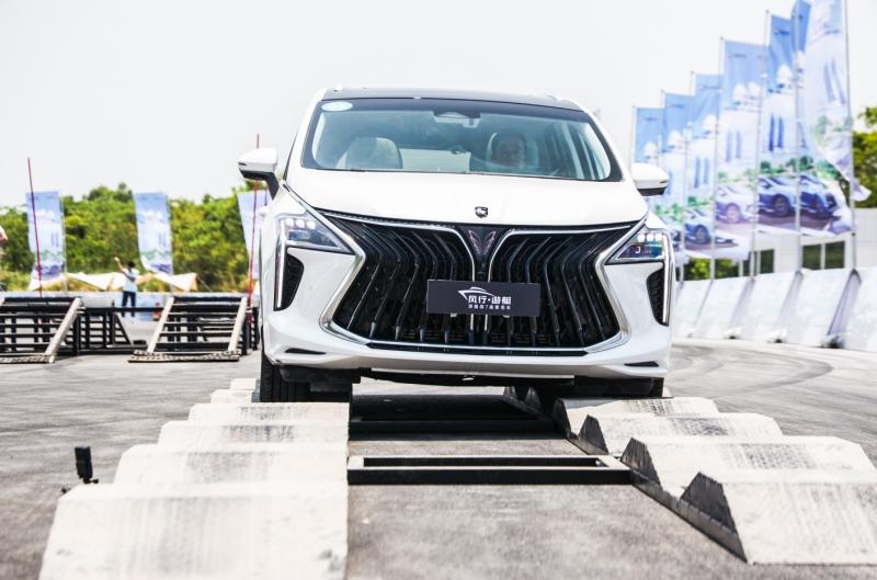 15万元级7座家用车天花板！风行游艇实力稳赢MPV、SUV、轿车三界强者