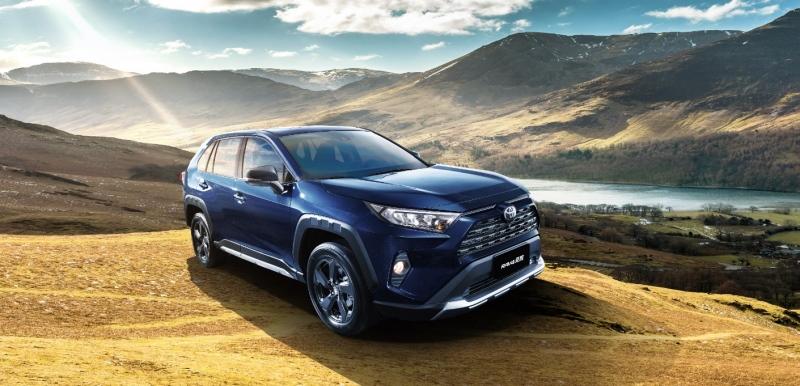 RAV4荣放家族全能实力，无忧畅享全家出行