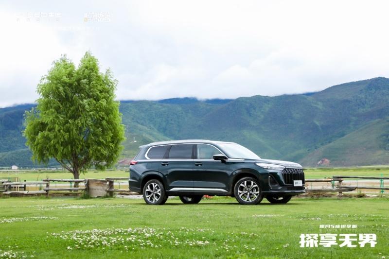 在天山牧场,与星途揽月5座探享版放牧自由灵魂