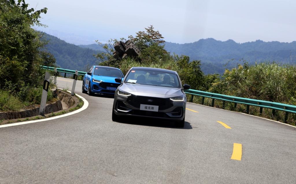 用一场酣畅淋漓的山路试驾,来迎接四缸动力福克斯回归!