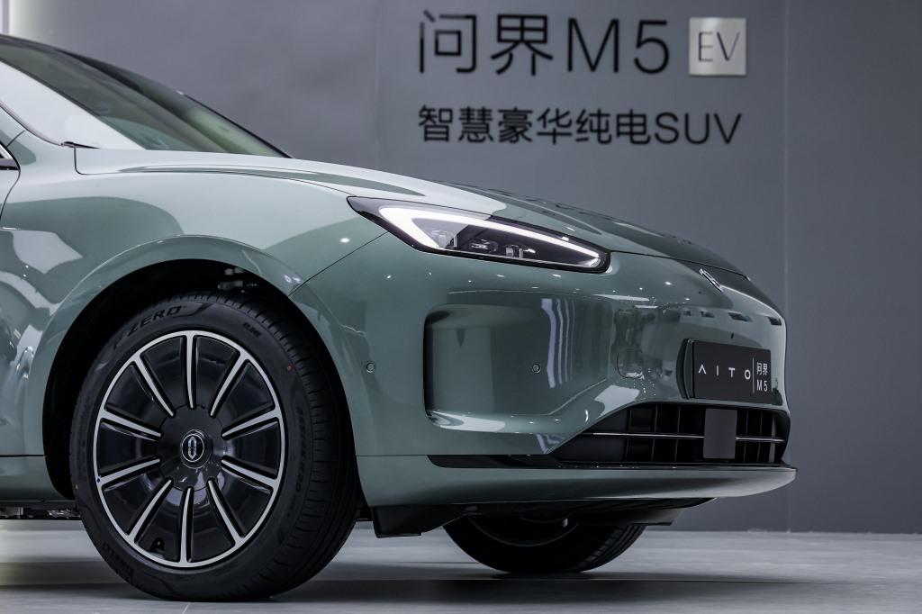 首搭HarmonyOS 3智能座舱、续航552km/620km ，问界M5 EV强势而来