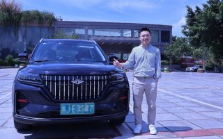 奋斗者故事 | 星光引路人，点亮学生的人生蓝图