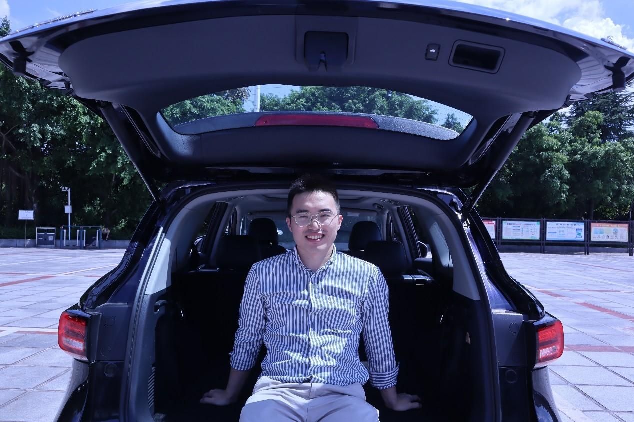 奋斗者故事 | 星光引路人，点亮学生的人生蓝图