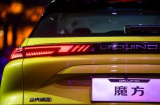 年轻人潮酷出行的必备座驾，北汽魔方搭载华为鸿蒙OS