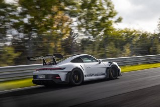保时捷911 GT3 RS以6:49.328跑完纽博格林北环赛道