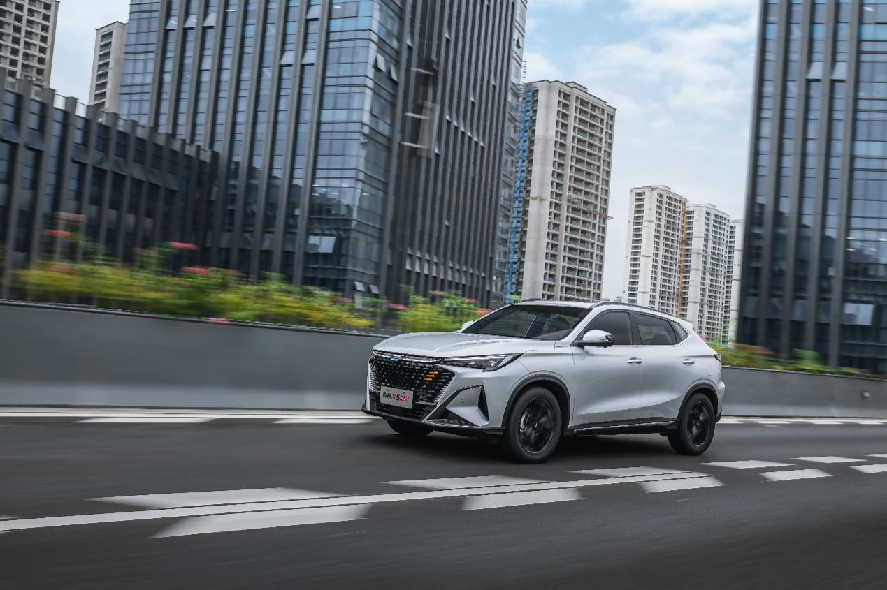 欧尚X5 PLUS携欧尚X5经典款正式上市，售价区间8.89万-11.49万