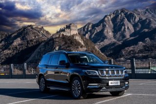 两款车型售价47.8万元-49.8万元，BJ90山河经典版好在哪里？