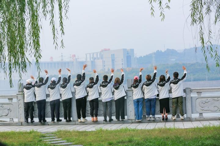 诗擎万里，皓极好极！诗和远方蕴含文化自信