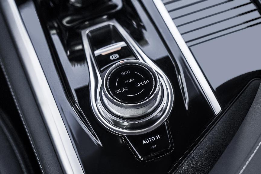 长安汽车“大家庭智能7座SUV” CS95PLUS正式上市  售价17.59万元起