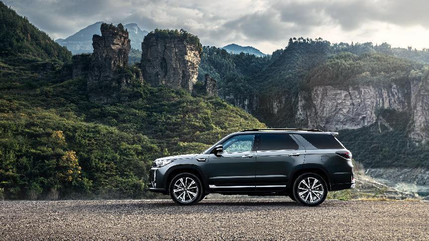 长安汽车“大家庭智能7座SUV” CS95PLUS正式上市  售价17.59万元起