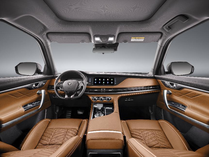 长安汽车“大家庭智能7座SUV” CS95PLUS正式上市  售价17.59万元起