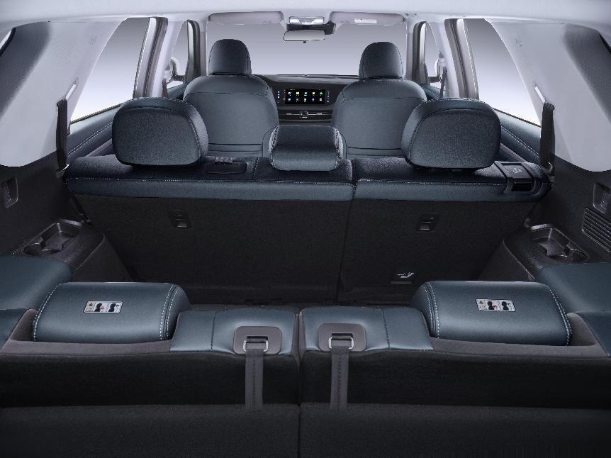 长安汽车“大家庭智能7座SUV” CS95PLUS正式上市  售价17.59万元起
