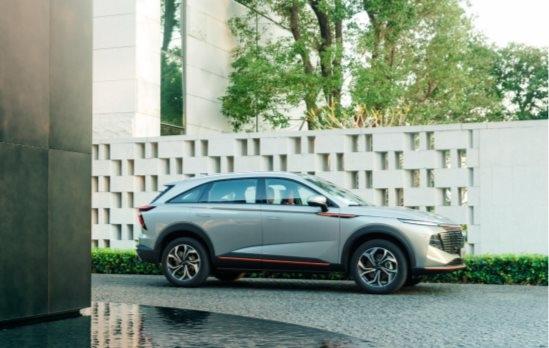 不到15万就能入手旗舰SUV? 价格屠夫哈弗神兽凭何力压星越L