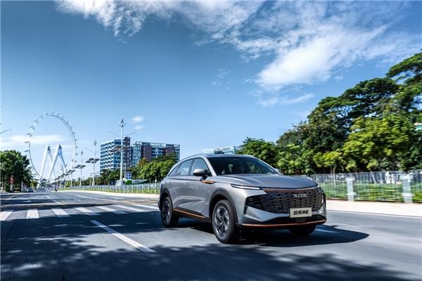 不到15万就能入手旗舰SUV? 价格屠夫哈弗神兽凭何力压星越L