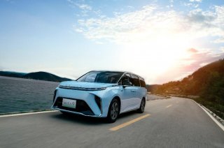 最强放电MPV！上汽大通MAXUS MIFA 9新增V2L车外放电功能