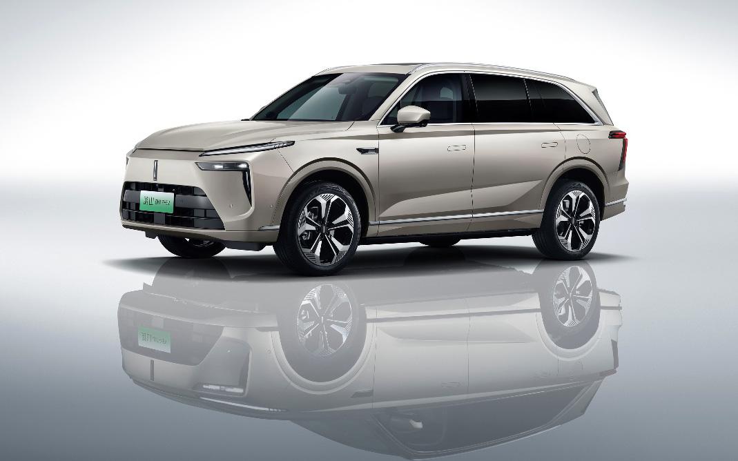 定位大六座舒适电动SUV 魏牌蓝山DHT-PHEV冲击大六座SUV市场