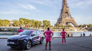 亮相欧洲顶级联赛 爱驰助力SF Paris橄榄球队热血开赛