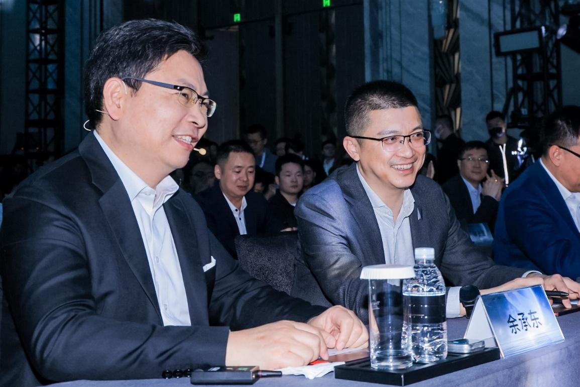 阿维塔将首批全系迭代华为ADS 2.0，下半年升级HarmonyOS操作系统