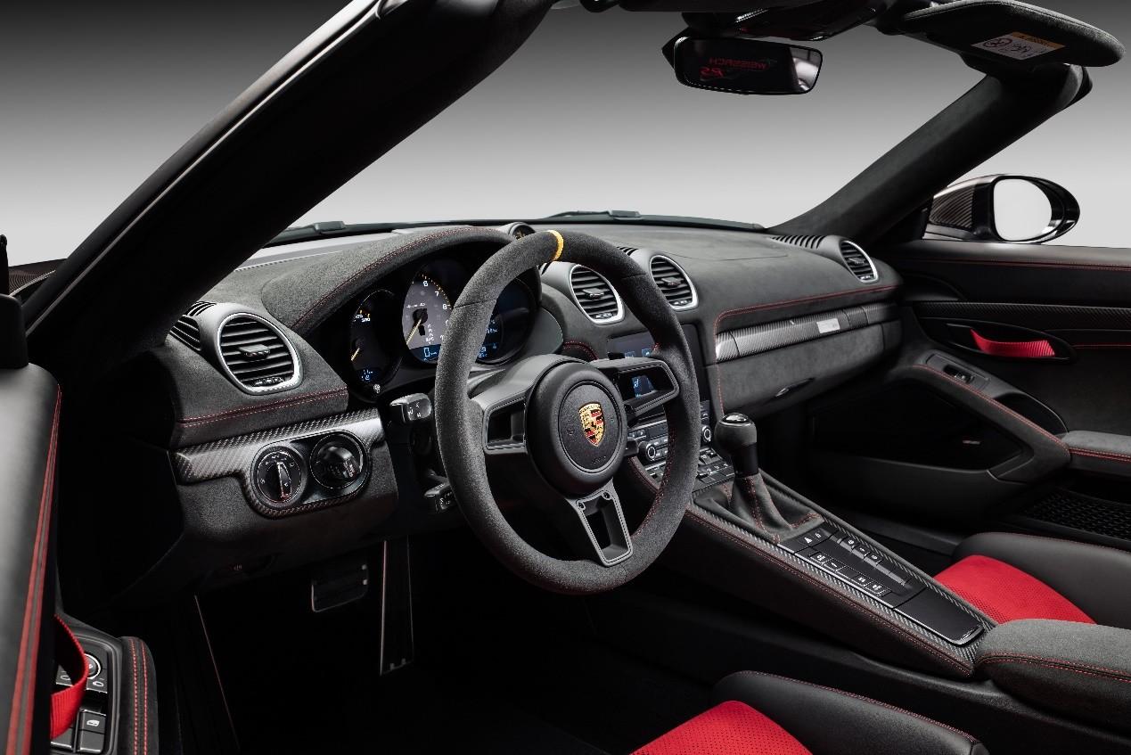 中置发动机跑车的巅峰之作:保时捷718 Spyder RS启动预售
