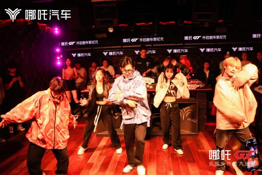 上市即交付,哪吒GT全国交付盛大开启!