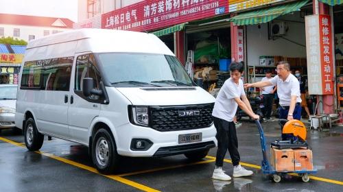 庆祝江铃福特轻客家族全球销量突破1200万!江铃福顺至高降1.5万!