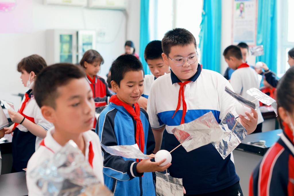 繁星计划2.0 上汽大众STEM课程走进希望小学