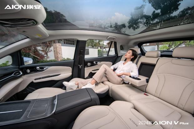 更有AI的家庭SUV，2024款AION V Plus上市15.99万起