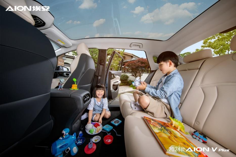 更有AI的家庭SUV，2024款AION V Plus上市15.99万起