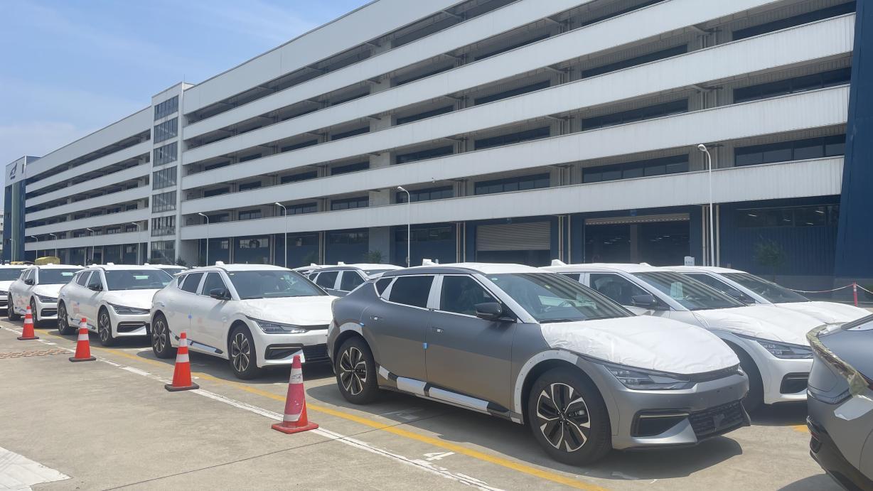 首批起亚EV6进口车抵达中国,全国盲订火热进行中