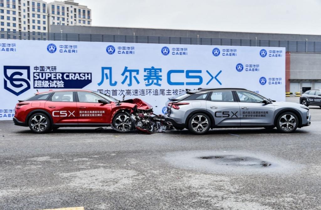 知音相伴,购车有礼,凡尔赛一元起拍车正式交付客户