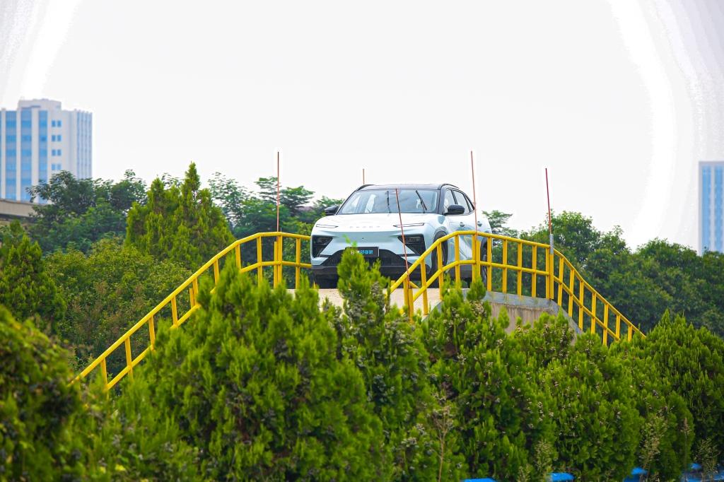 奇瑞舒享家驭享商都魅力,打造15万级家庭纯电SUV首选