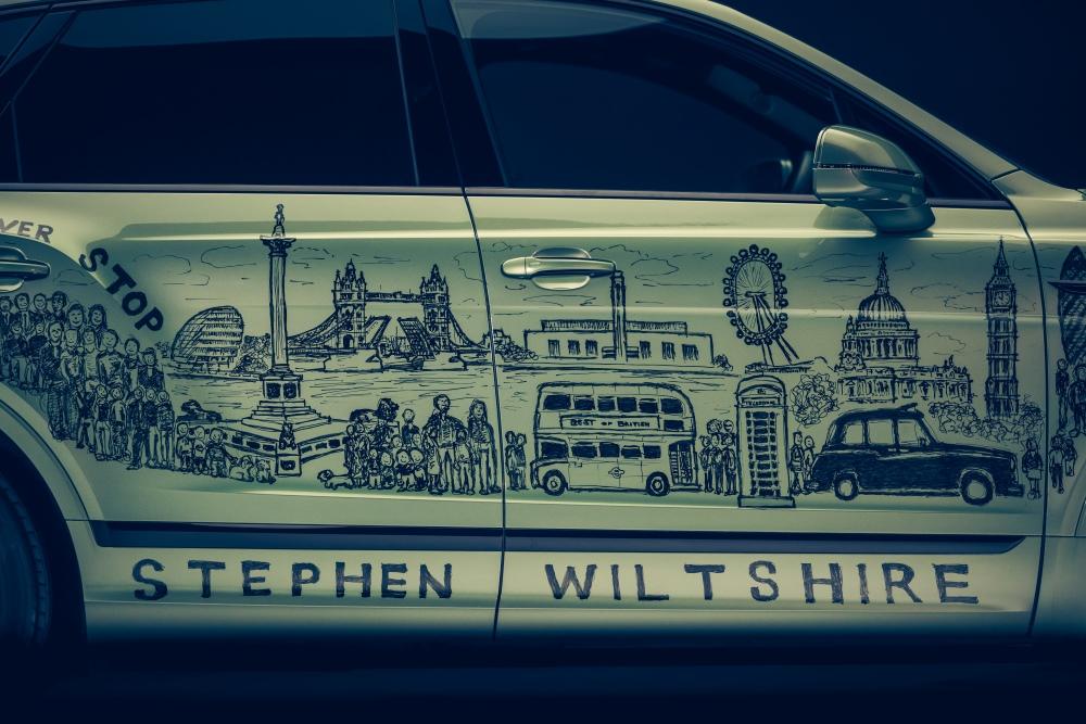 宾利汽车发布由STEPHEN WILTSHIRE手工绘制的“BELONGING BENTAYGA”,彰显品牌包容性理念