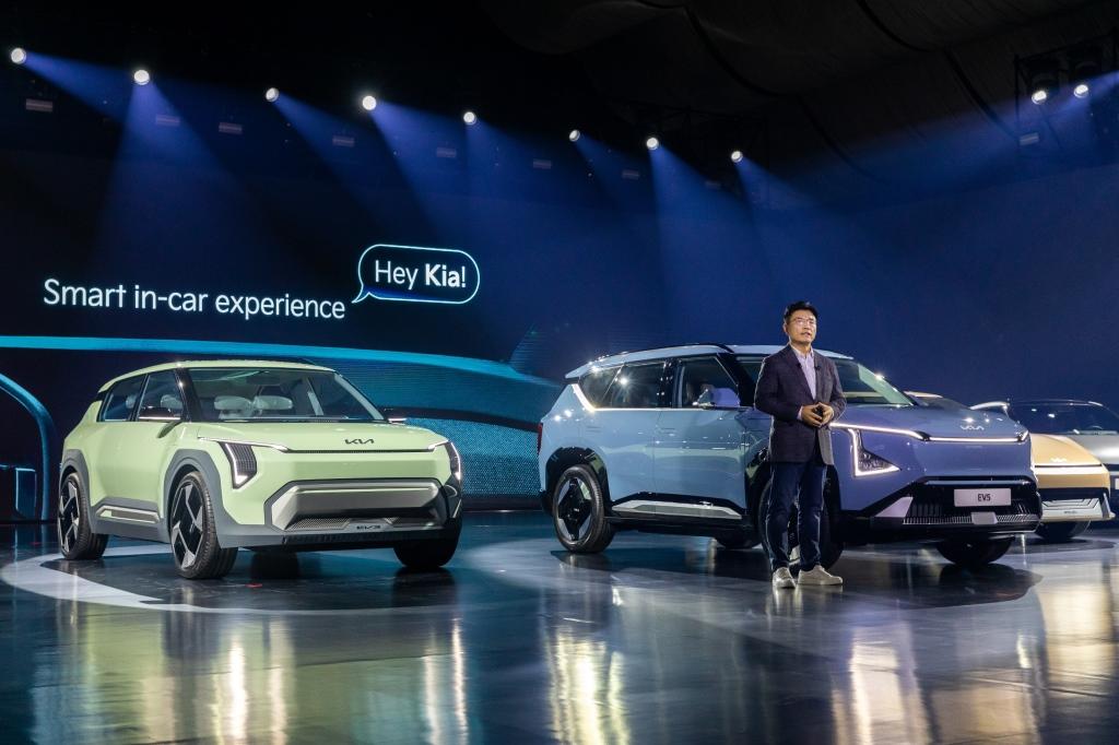 起亚在“Kia EV Day”上发布EV5及两款概念车型,加速电动汽车普及
