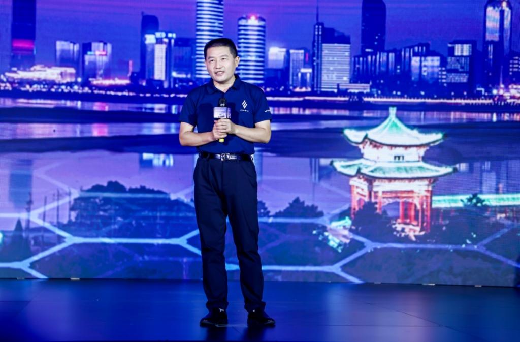 为中国年轻家庭而生,易至EV3青春版灵动上市售价5.28万起