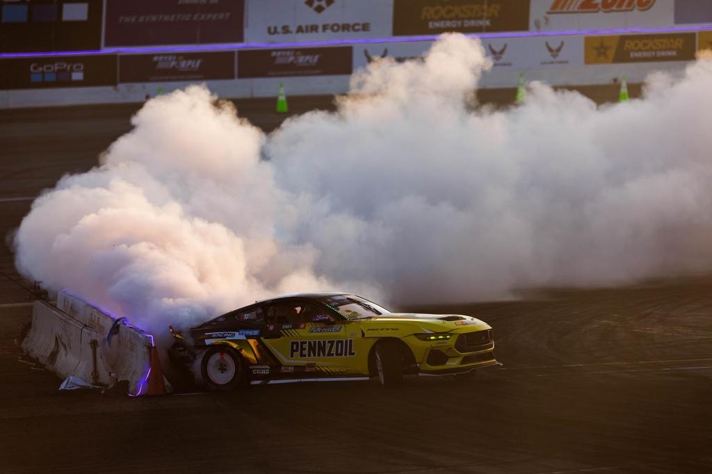 2023方程式漂移赛夺冠 全新一代福特Mustang续写赛道传奇