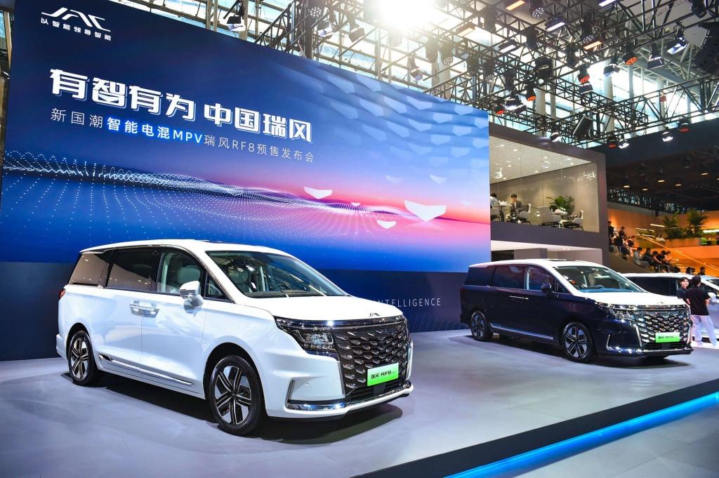 新国潮智能电混MPV,江淮瑞风RF8广州车展开启预售