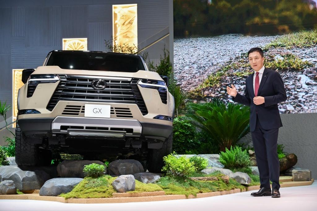 LEXUS雷克萨斯全新一代GX亮相广州车展 全新一代LM四座版/六座版上市