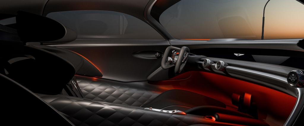 捷尼赛思X Gran Berlinetta Vision Gran Turismo概念车于巴塞罗那“Gran Turismo世界系列赛”总决赛发布