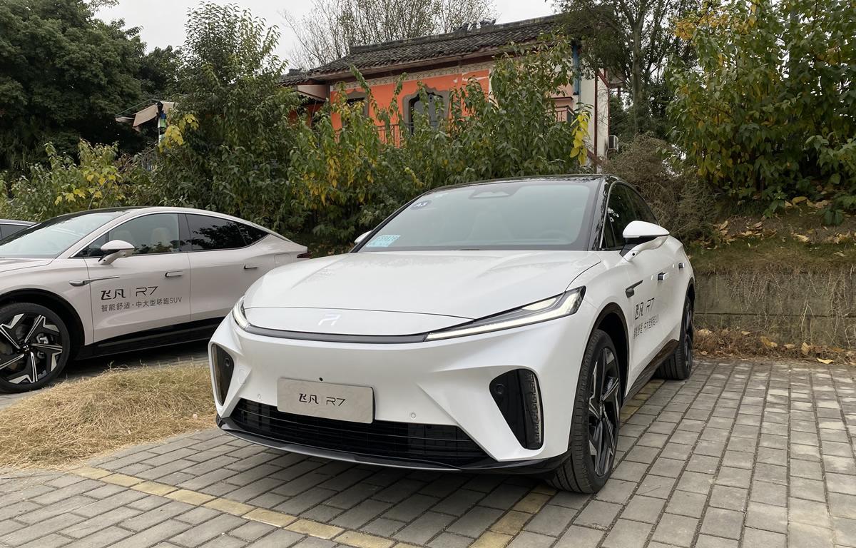 试驾体验飞凡F7、R7，巴赫座舱坐起就是舒服，开着也不赖