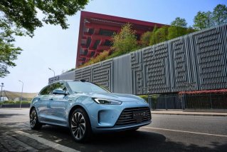 问界M5系列全方位无短板，新能源界的高性能SUV