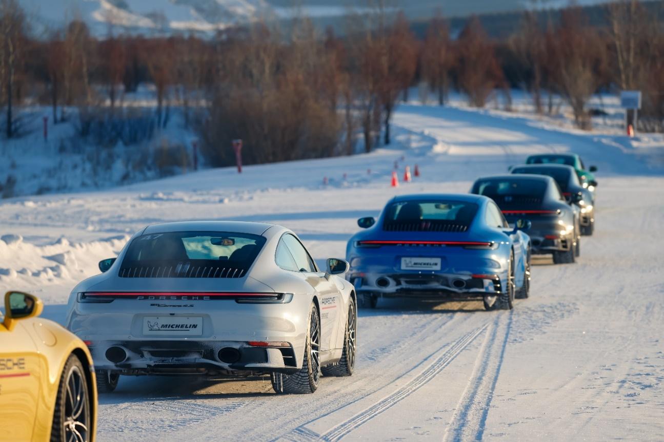 保时捷凌驾风雪再掀凛冬擎热,911 Dakar领衔多款新车首度加盟