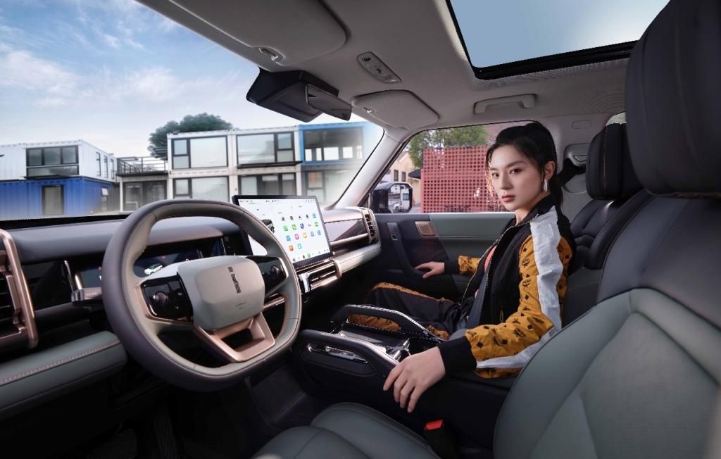 预售12.98万元起,搭载智能电动四驱的奇瑞iCAR 03值得期待吗?