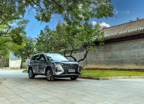 全年热销全球20W+辆！过去的2023，瑞虎8冠军家族真的是赢麻了